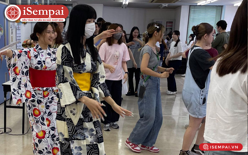 Giờ học ngoại khóa tại trường ECC Nagoya