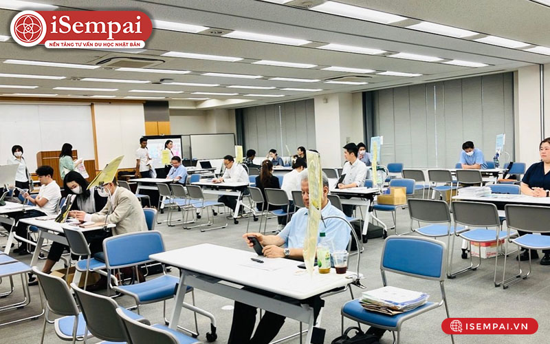 Phòng giáo vụ tại viện nhật ngữ Matsudo