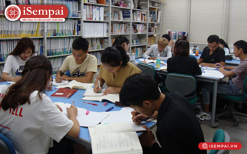 Phòng đọc sách, học bài của trường