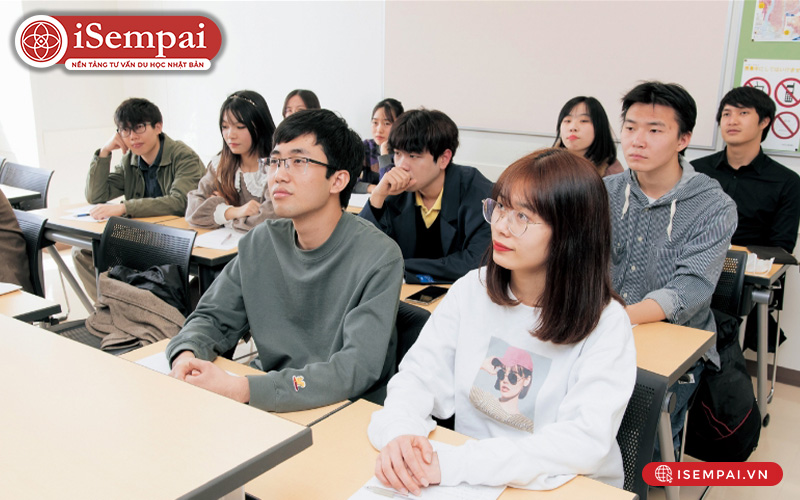 Trường tiếp nhận du học sinh quốc tế hàng năm