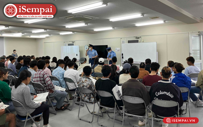 Phòng học lớn tại trường Toyohashi Aichi